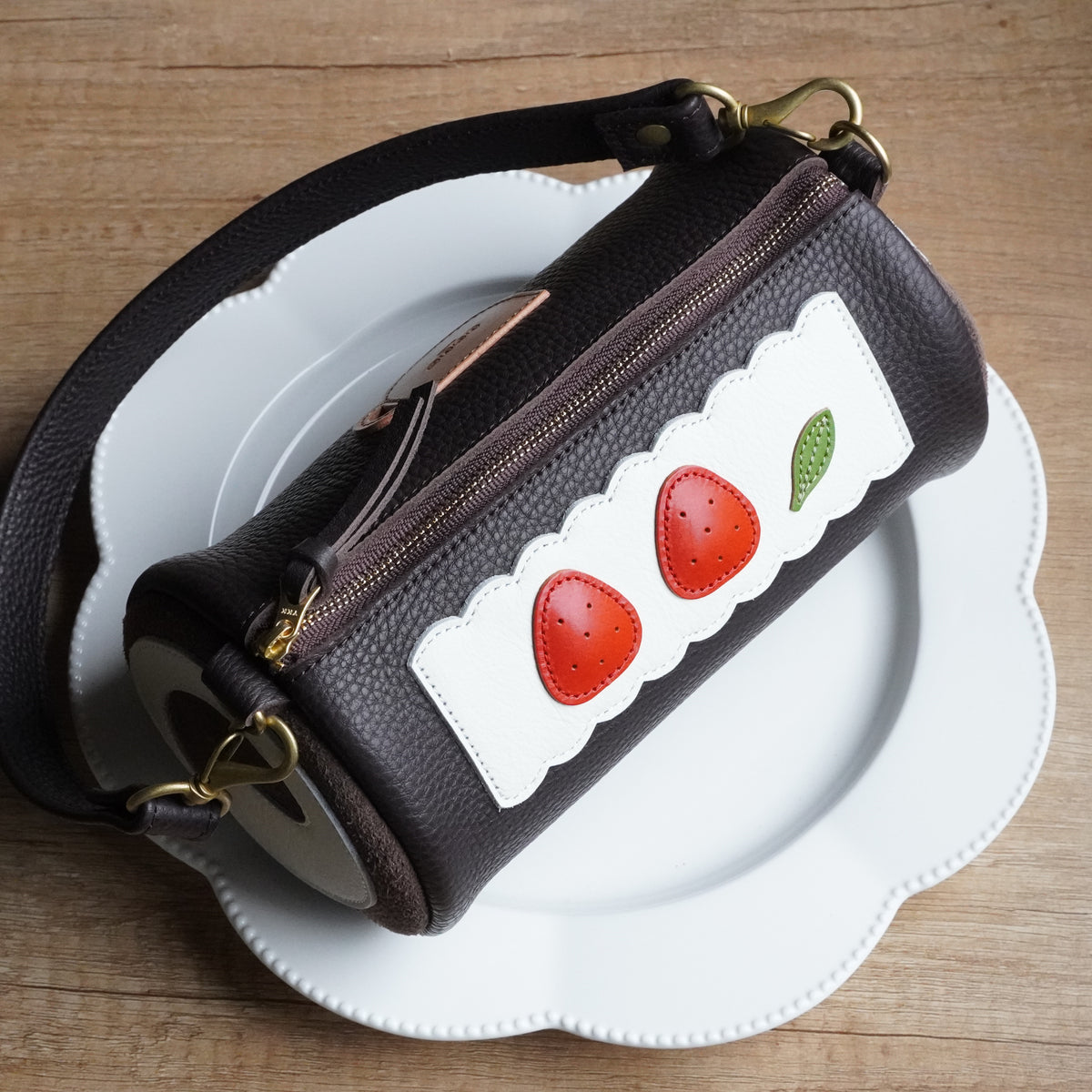 「抽選販売」Rolo（ロロ）｜チョコロールケーキ