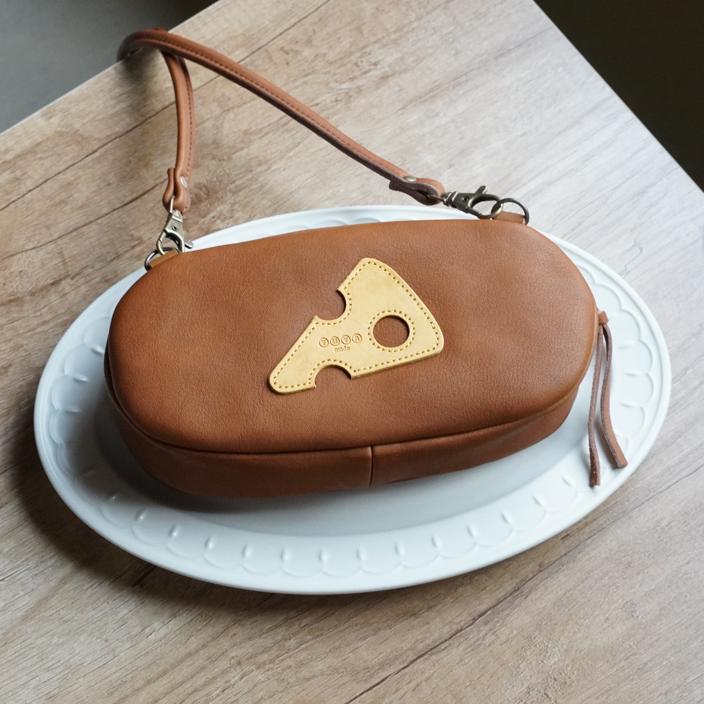 フランスパンポシェット (ホワイトステッチ)