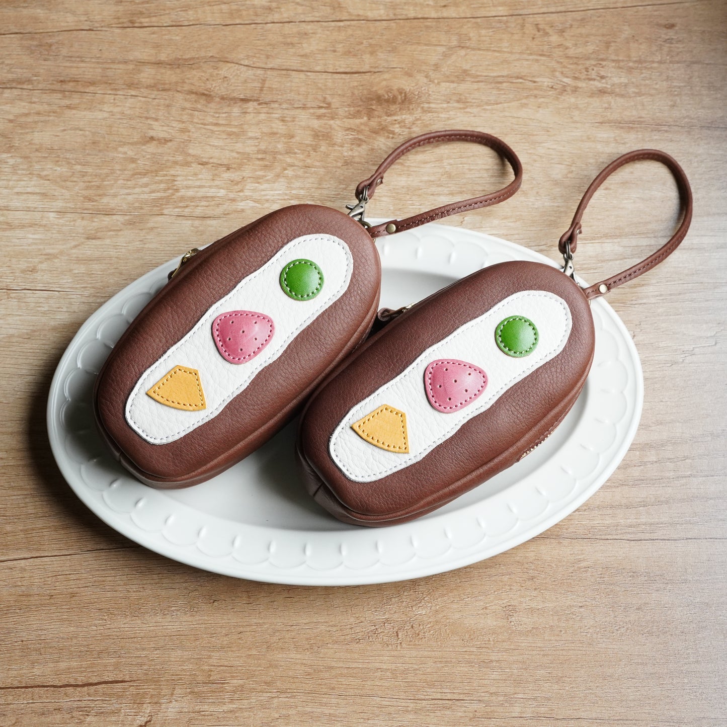 ミルクチョコバケットの3種フルーツのぶら下げスリムミニポーチ