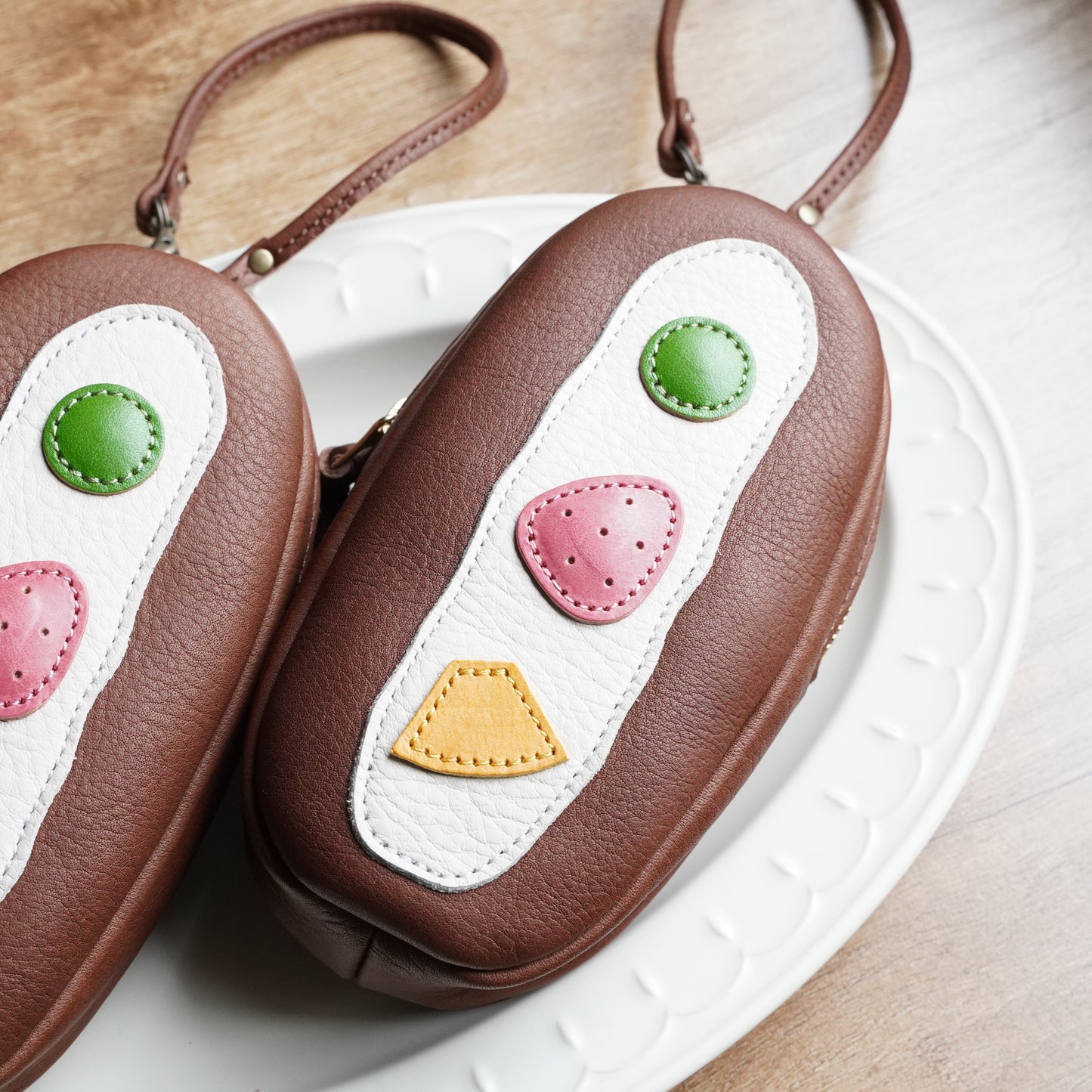 ミルクチョコバケットの3種フルーツのぶら下げスリムミニポーチ